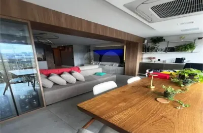 Apartamento com 147m2 no alto da lapa com 3 suítes e varanda gourmet