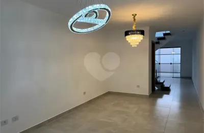 Casa com 3 quartos à venda na Rua Enéias Bastos e Souza, Jardim Picolo, São Paulo