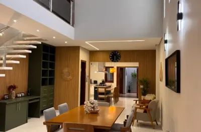 Lindo sobrado à venda no Jardim São Paulo a 6 minutos da estação do metrô pronto para morar. totalmente reformado com acabamentos de alto padrão,sala com Pé dirito duplo cozinha com ilha central!