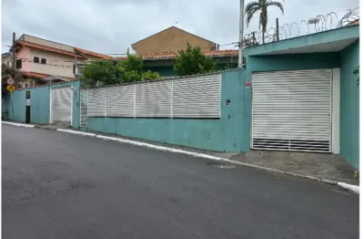 Linda Casa Térrea no Bairro da Água Fria com 194 m² 3 quartos 2 vagas quintal  pode ser Residencial ou Comercial  em ótima  localização com comércio em geral e condução na porta!!