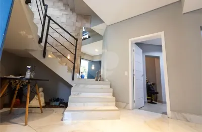 Casa em condomínio fechado com 4 quartos à venda na Rua Raul Vicente, Vila Albertina, São Paulo