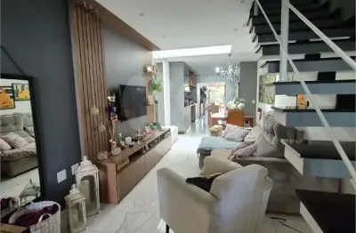 Casa com 3 quartos à venda na Rua Serinhaém, 30, Vila Nivi, São Paulo