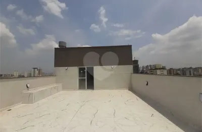 Apartamento com 2 quartos, sendo 1 suíte, sala, cozinha, banheiro, área de serviço e 1 vaga de garagem.