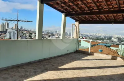 Sobrado venda, na vila guilherme com 110m2 de área construída com 2 quartos, 2 banheiros, 2 salas, quintal gourmet e 3 vagas