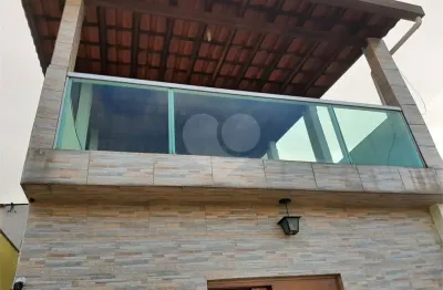 Sobrado venda, na vila guilherme com 110m2 de área construída com 2 quartos, 2 banheiros, 2 salas, quintal gourmet e 3 vagas