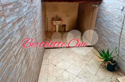 Sobrado · venda  · 92m² · 2 suites · 4 vagas · sala · sótão para armazenar