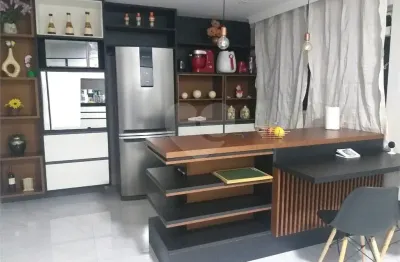 Sobrado a venda Vl. Galvão com Churrasqueira, Forno a Lenha e Piscina