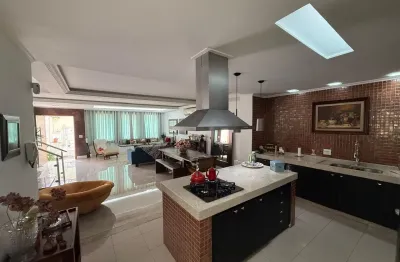 Sobrado 2 suítes 2 vagas salão de festas ao lado colégio salesiano