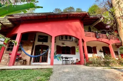 Ótima casa na serra da cantareira 197 m² 4 quartos decorada muita natureza local tranquilo e seguro