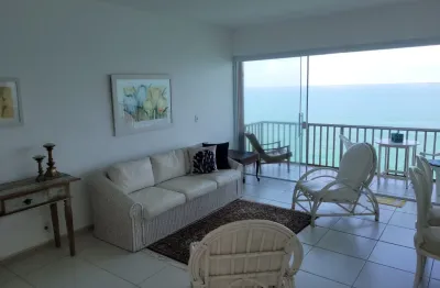 Lindo apartamento na Praia de Pitangueiras, pé na areia, localização privilegiada.
