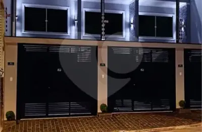 Casa com 3 quartos à venda na Rua Parambú, 95, Parque Vitória, São Paulo