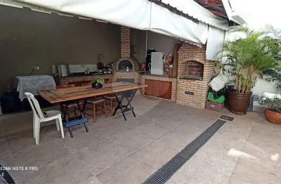 Excelente casa em rua sem saída, tranquila e segura