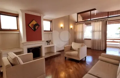 Exclusividade e lazer no barro branco – casa em condomínio com 4 suítes e espaço gourmet!