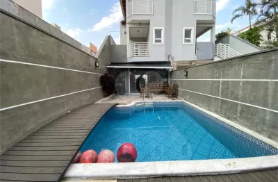 Sobrado para venda possui 260 metros quadrados com 3 quartos em Vila Mariza Mazzei - São Paulo - SP