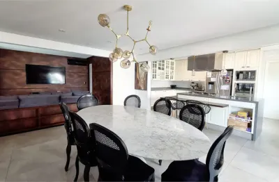 Apartamento à venda | 198 m² | 3 Dormitórios (2 suítes) | 6 vagas no Horto Florestal