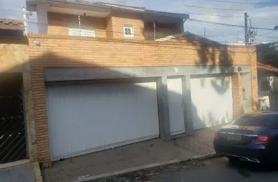 Sobrado com 4 quartos,2 suites,5banheros,2 salas,3 vagas no tremembe