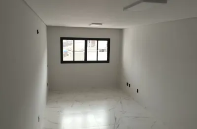 Sobrado á venda  130 metros 3 quartos e duas suítesparada inglesa