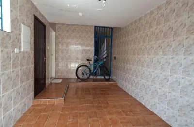 Casa à venda | 137 m² | 3 dormitórios (1 suíte) | 2 vagas na água fria!