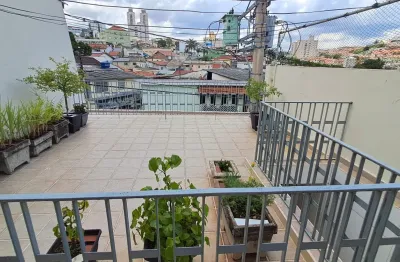 Casa assobradada | 250 m2 | 3 dormitórios | 3 vagas na parada inglesa!