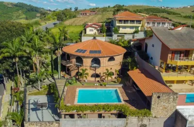 Casa alto padrão à venda | 1.490 m² | 4 suítes | 10 vagas em serra negra/sp!