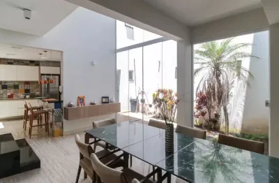 Sobrado com 3 suítes e 225 m² no bosque da saúde – conforto, amplitude e privacidade!