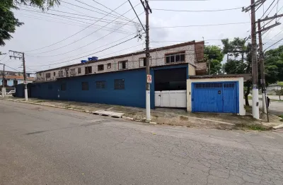 Casa à venda | 980 m² | 5 dormitórios + salão | 2 vagas no pq. Edu chaves!