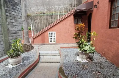 Casa à Venda | 250 m² | 5 dormitórios, 1 suíte | 2 vagas | Vila Irmãos Arnoni!