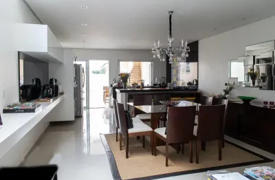 Sobrado Alto Padrão Santana 450m² Rua tranquila e residencial