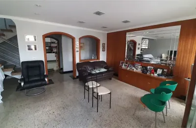 Casa à venda na vila guilherme,  3 dormitórios , (1 suíte ) completa com closet e sacada, 5 vagas de garagem ,