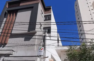 Casa à venda em condomínio na vila dom pedro ii , com 2 quartos , 1 vaga de garagem , sala , cozinha , banheiro e área de serviço .