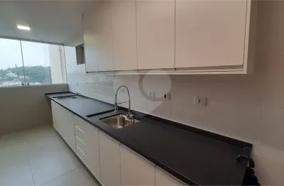 Lindo apartamento  à venda, na rua bento araújo, condomínio moradas da cantareira, com 3 quartos, sendo 1 suíte, + 1 banheiro, 1 vaga de garagem, sala ampliada com fechamento em vidro,