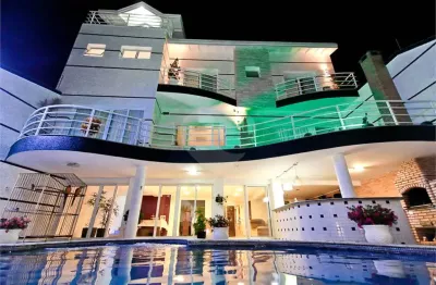 Vende-se: sobrado de alto padrão, 4 suítes – jardim leonor mendes de barros – tremembé!