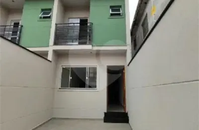 Sobrado novo à venda na parada inglesa: seu novo lar com modernidade e conforto!