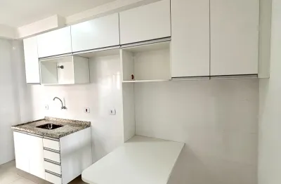 Apartamento à venda na parada inglesa com 2 dormitórios e cozinha planejada.