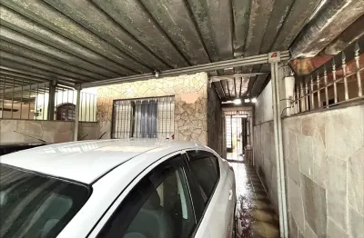 Casa térrea à venda no jaçana com 2 amplos dormitórios, quintal e 2 vagas.