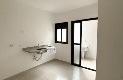 Apartamento novo com 2 dormitórios amplos, living integrado a cozinha e prédio com elevador.