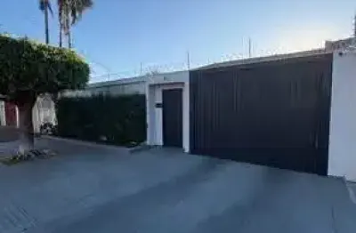 Casa com 5 quartos à venda na Rua Flamengo, Vila Almeida, Campo Grande