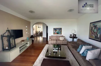 Apartamento de 224m², com 4/4 , sendo 02 suítes, corredor da vitoria