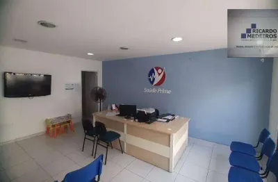 Casa comercial de 150 m2, com 8 salas , 02 banheiros e cozinha, matatu de brotas