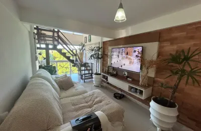 Cobertura triplex, 240m2, com 3 suítes, edpaço gourmet, piscina, itapuan