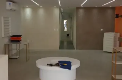 Casa comercial de 180 m² de área total e 135 m² de área construída, pituba