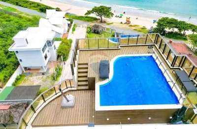 Apartamento duplex vista mar com 4 suítes - mobiliado e equipado em penha/sc