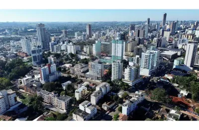 Terreno central com frente para duas ruas e ótimo índice construtivo!