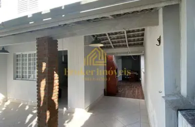 Linda triplex à 100 metros da praia britânia, alguns passos do mar