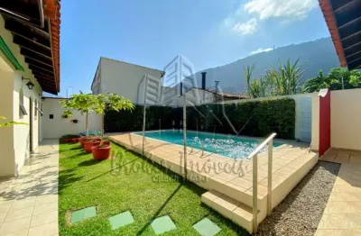 Venha conhecer o seu refúgio aconchegante - casa bem ampla com piscina no sumaré pertinho da praia