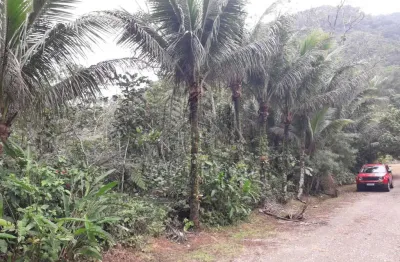 Terreno de 1.100m² no condomínio recanto verdemar, localizado na praia da cocanha.