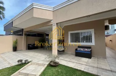 Casa térrea com 3 dormitórios, sendo uma suíte, piscina e churrasqueira no massaguaçú.