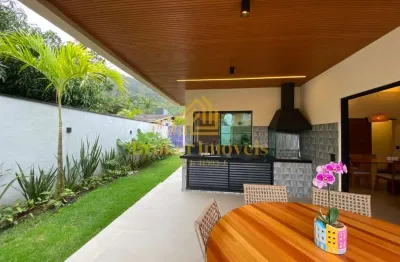 Casa térrea nova, no recanto sandra na praia martim de sá, rodeada da natureza e pertinho da praia