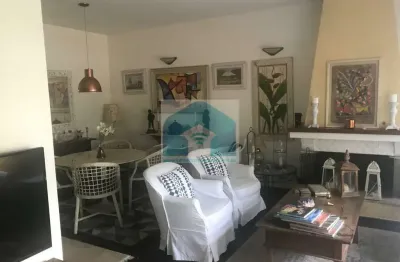 Casa terrea na jardim los angels com tres dormitórios, piscina, edicula