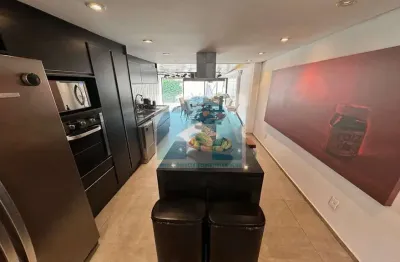 Casa assobradada  jardim aeroporto 3 quartos e 3 banheiros 192 m²